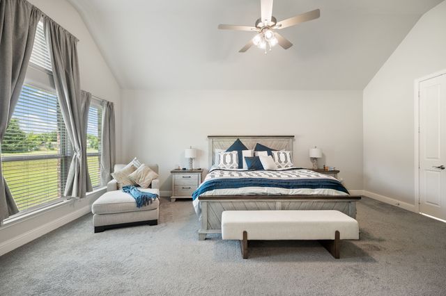 583 Crystal Lake Lane, Red Oak, TX 75154