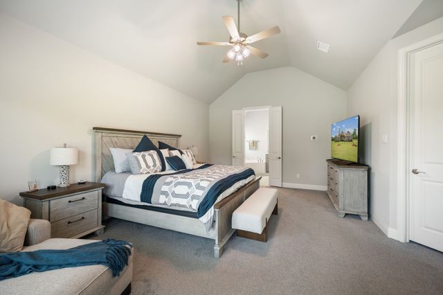 583 Crystal Lake Lane, Red Oak, TX 75154