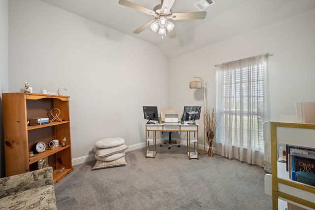 583 Crystal Lake Lane, Red Oak, TX 75154
