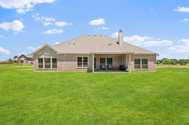 583 Crystal Lake Lane, Red Oak, TX 75154