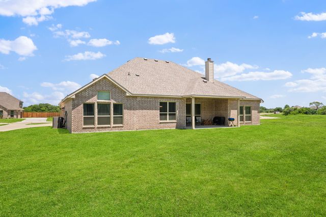 583 Crystal Lake Lane, Red Oak, TX 75154