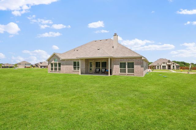 583 Crystal Lake Lane, Red Oak, TX 75154