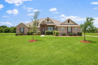 583 Crystal Lake Lane, Red Oak, TX 75154