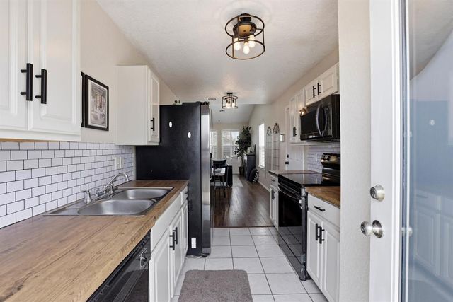 15501 Lilly Garden Lane, Oklahoma City, OK 73170