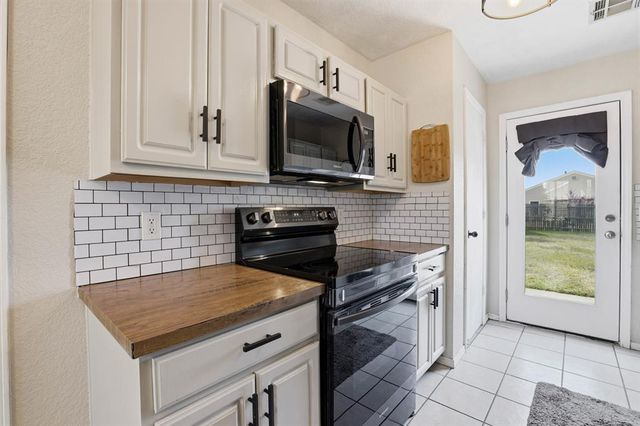 15501 Lilly Garden Lane, Oklahoma City, OK 73170