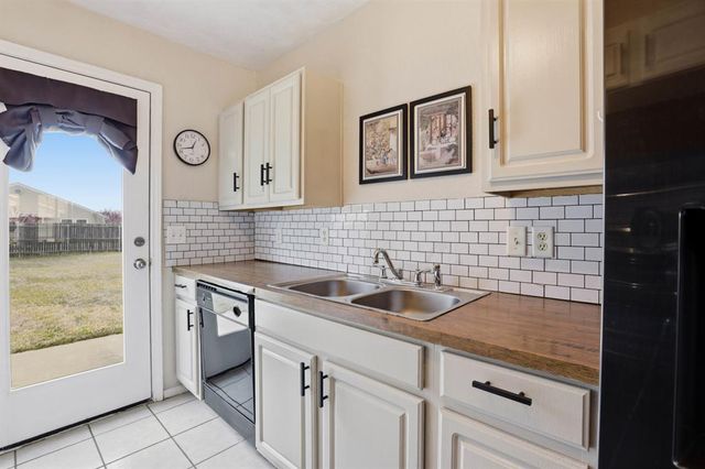 15501 Lilly Garden Lane, Oklahoma City, OK 73170