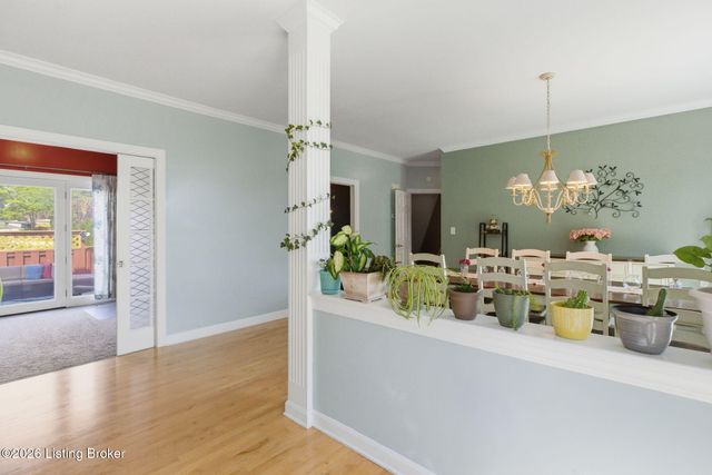 7915 Hall Farm Dr, Louisville, KY 40291