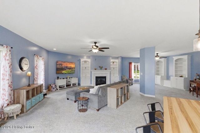 7915 Hall Farm Dr, Louisville, KY 40291
