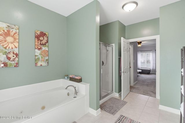 7915 Hall Farm Dr, Louisville, KY 40291