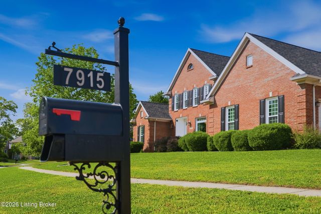 7915 Hall Farm Dr, Louisville, KY 40291