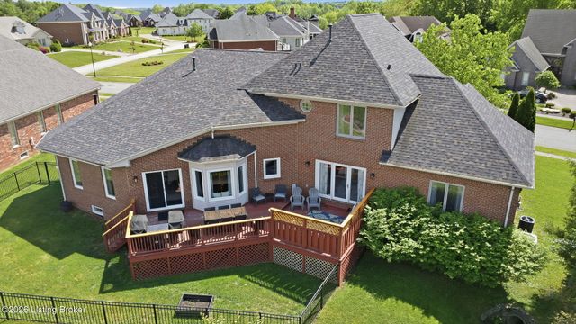 7915 Hall Farm Dr, Louisville, KY 40291