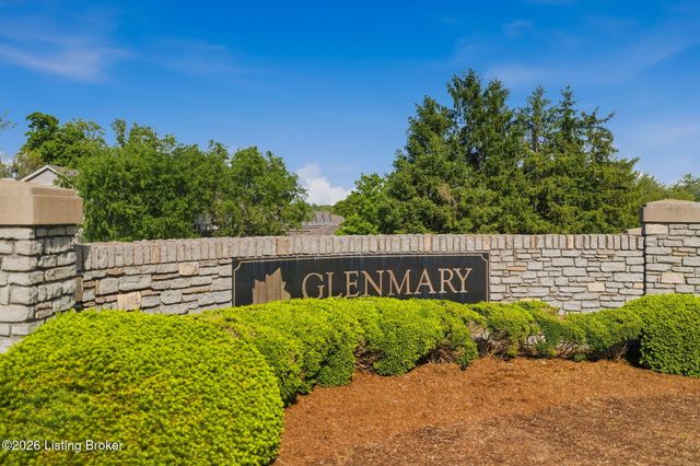 7915 Hall Farm Dr, Louisville, KY 40291