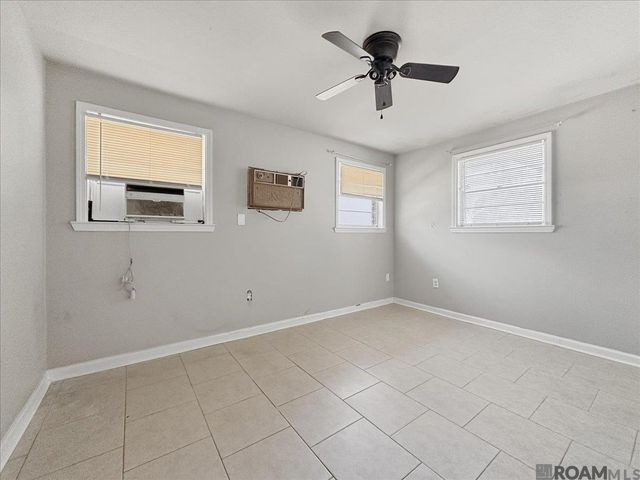 1634 Windsor Dr, Baton Rouge, LA 70815