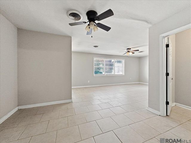 1634 Windsor Dr, Baton Rouge, LA 70815