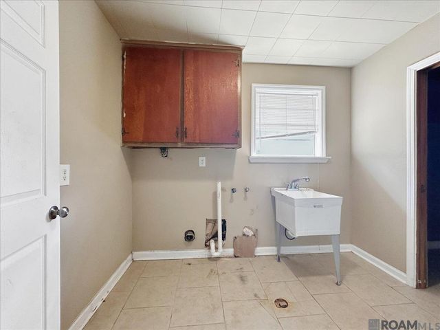 1634 Windsor Dr, Baton Rouge, LA 70815