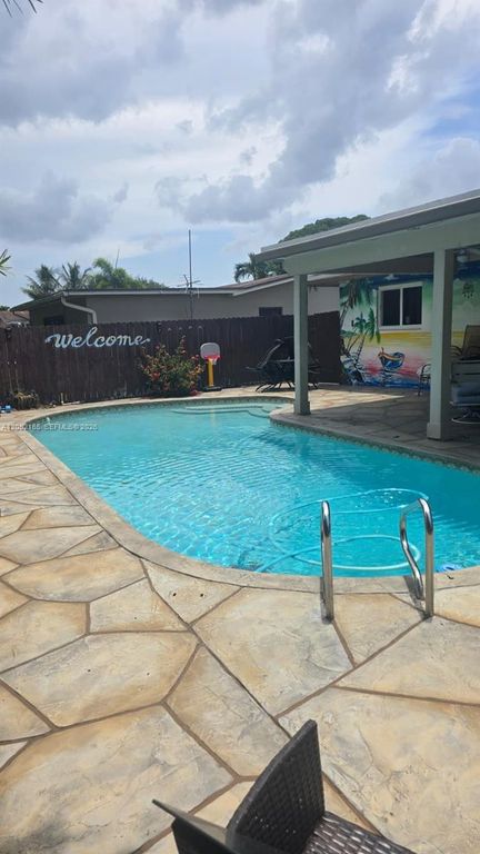 8291 NW 17th Ct, Pembroke Pines, FL 33024