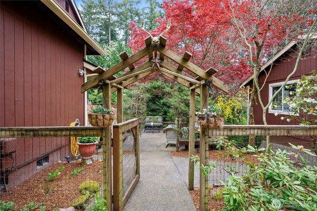 6808 183rd Ave Avenue E, Bonney Lake, WA 98391