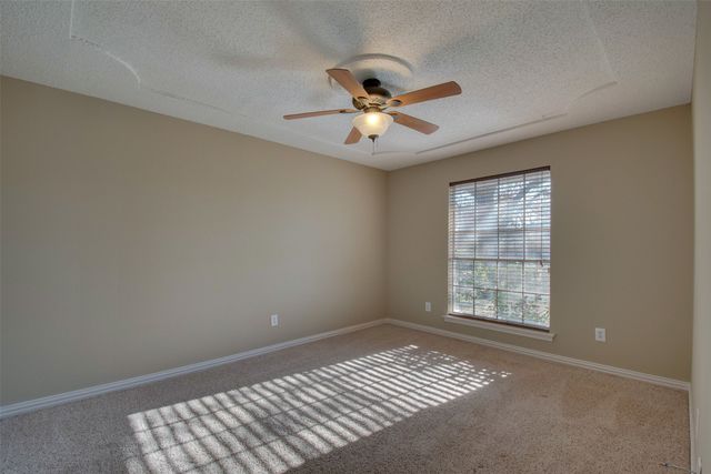 5605 Trails Edge Drive, Arlington, TX 76017