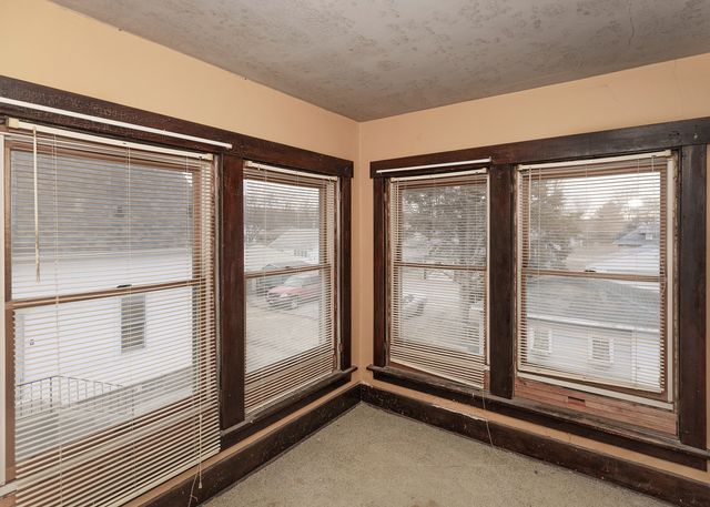 1612 35th Street, Rock Island, IL 61201