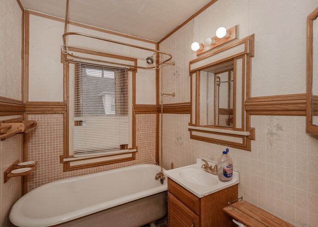 1612 35th Street, Rock Island, IL 61201