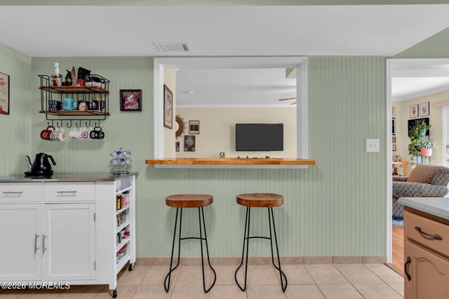 44 Malibu Drive, Eatontown, NJ 07724