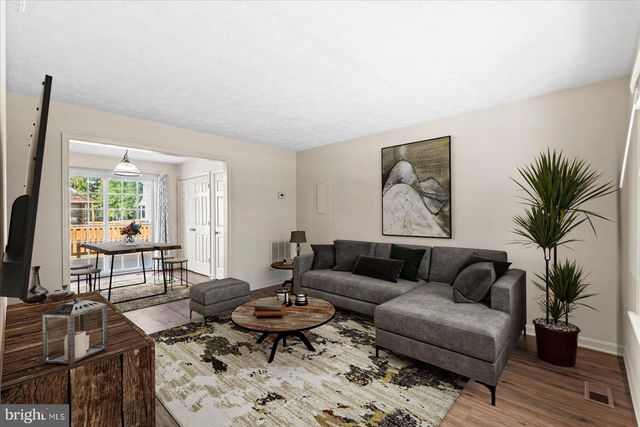 321 3RD ST, Colonial Beach, VA 22443