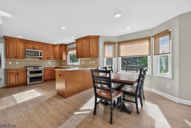 12 John Reading Rd, Readington Twp., NJ 08822