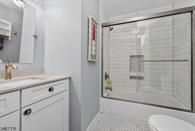 12 John Reading Rd, Readington Twp., NJ 08822