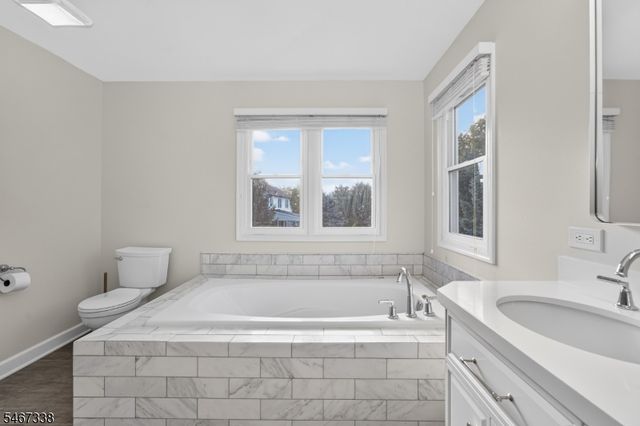 12 John Reading Rd, Readington Twp., NJ 08822
