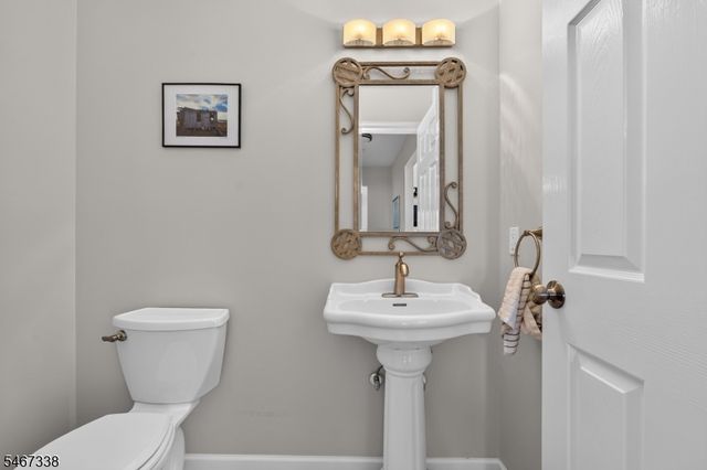 12 John Reading Rd, Readington Twp., NJ 08822