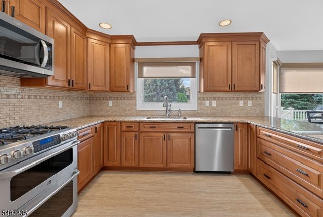 12 John Reading Rd, Readington Twp., NJ 08822