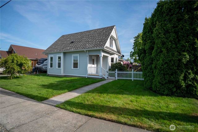 304 Sumas Ave, Sumas, WA 98295