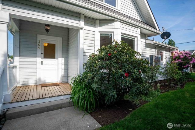 304 Sumas Ave, Sumas, WA 98295