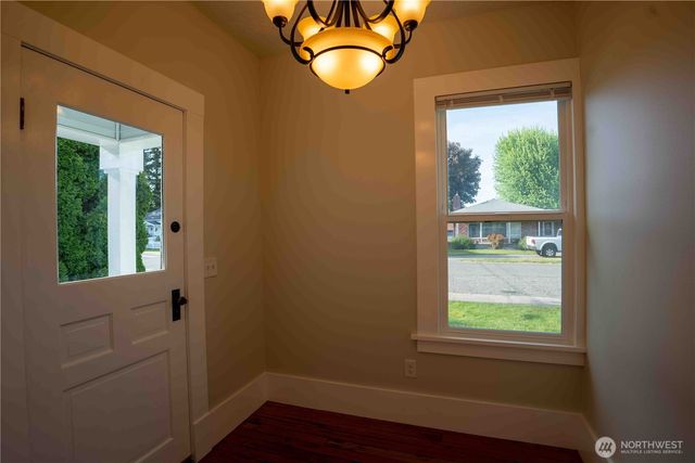 304 Sumas Ave, Sumas, WA 98295