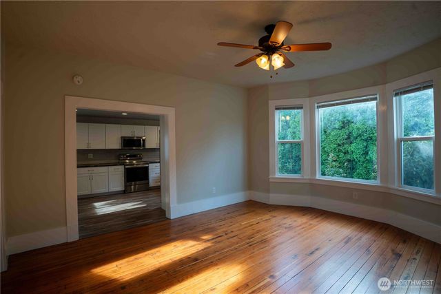 304 Sumas Ave, Sumas, WA 98295