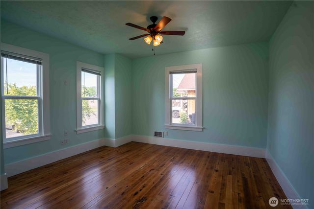 304 Sumas Ave, Sumas, WA 98295