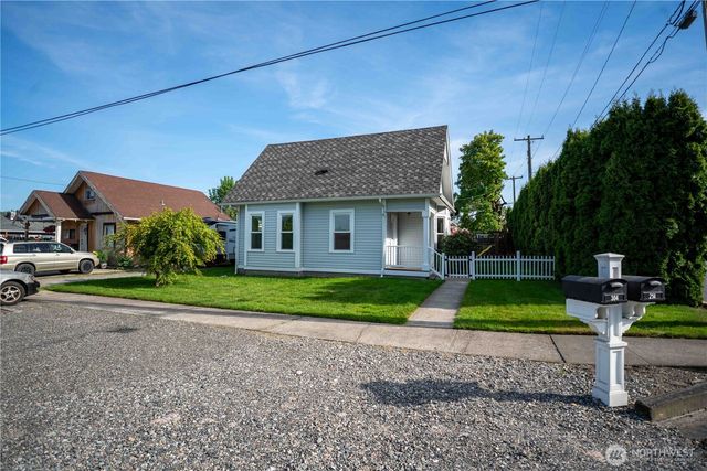 304 Sumas Ave, Sumas, WA 98295