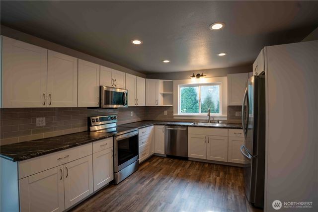 304 Sumas Ave, Sumas, WA 98295