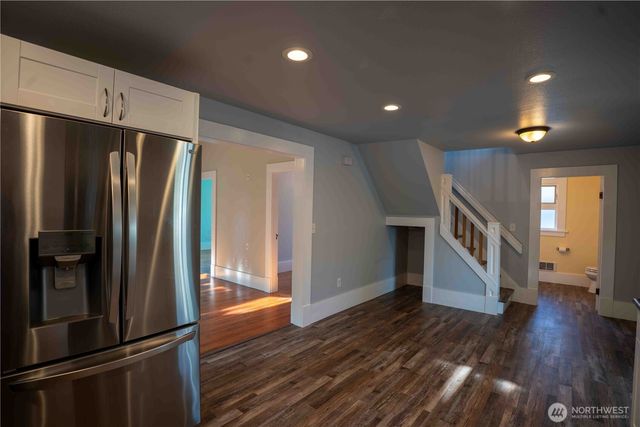 304 Sumas Ave, Sumas, WA 98295