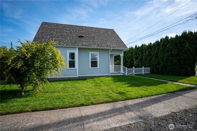 304 Sumas Ave, Sumas, WA 98295