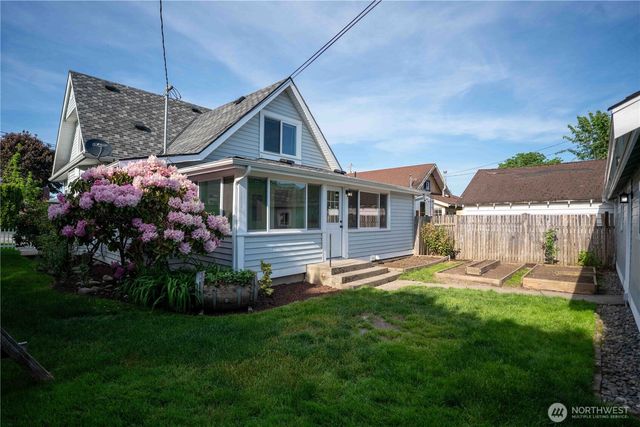 304 Sumas Ave, Sumas, WA 98295
