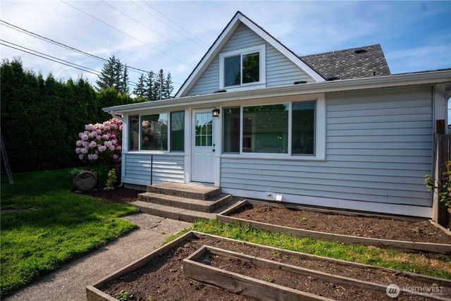 304 Sumas Ave, Sumas, WA 98295