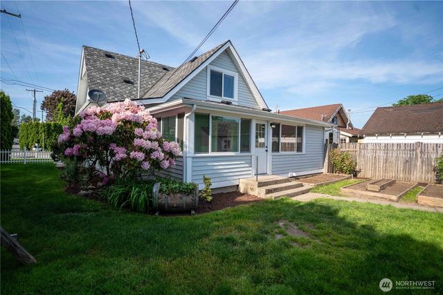 304 Sumas Ave, Sumas, WA 98295