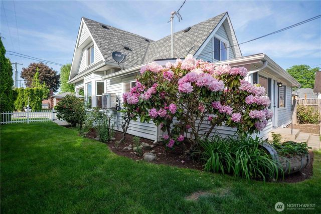 304 Sumas Ave, Sumas, WA 98295