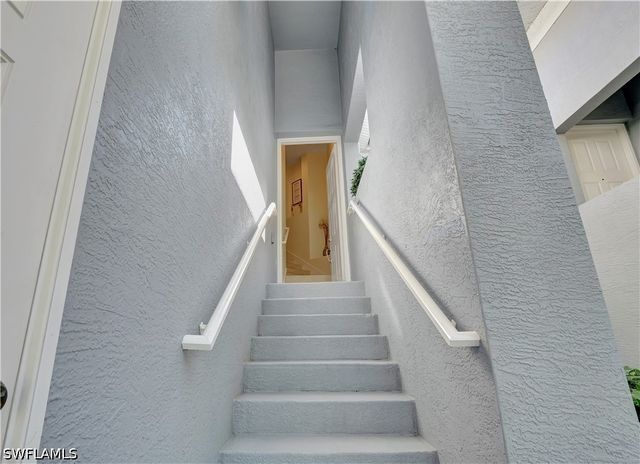 720 Tarpon Cove DR 201, Naples, FL 34110