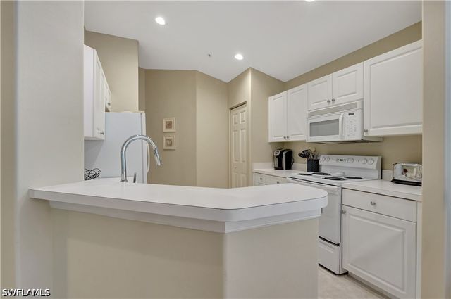 720 Tarpon Cove DR 201, Naples, FL 34110