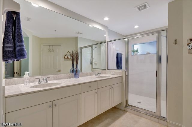 720 Tarpon Cove DR 201, Naples, FL 34110