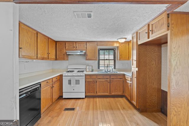 176 Midland Street, Williamson, GA 30292