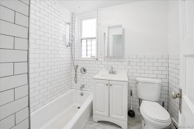 4384 Carpenter Avenue, Bronx, NY 10466