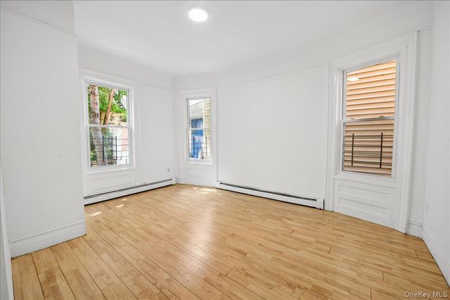 4384 Carpenter Avenue, Bronx, NY 10466